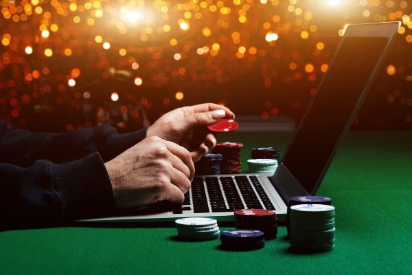 Người chơi Việt Nam tham gia game bắn cá trực tuyến s667 trên điện thoại